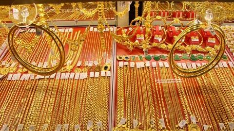 Giá vàng hôm nay 10/2: Vàng trong nước giao dịch ở mức trên 57 triệu đồng/lượng