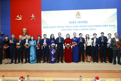 <a href="/su-kien" title="Sự kiện" rel="dofollow">Sự kiện</a>