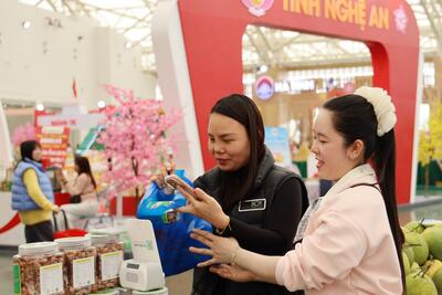 <a href="/su-kien" title="Sự kiện" rel="dofollow">Sự kiện</a>