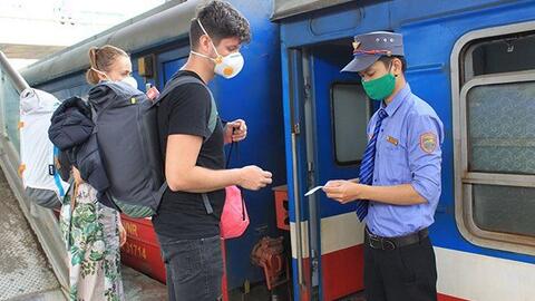 Đường sắt Việt Nam tiếp tục giảm 30% giá vé, tăng cường các biện pháp phòng dịch COVID-19