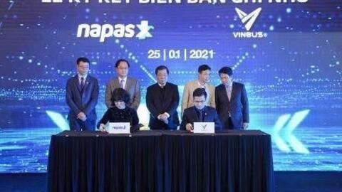 VinBus và NAPAS ký hợp tác thanh toán thẻ vé điện tử