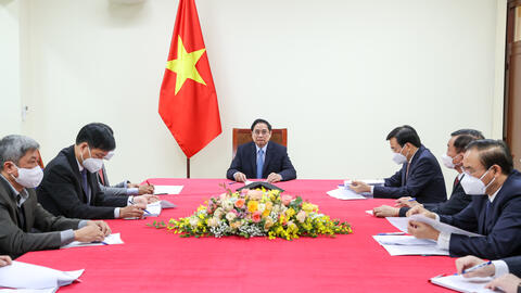 Thủ tướng Phạm Minh Chính điện đàm với Thủ tướng Trung Quốc, thúc đẩy quan hệ toàn diện, giải quyết vấn đề ách tắc hàng hóa tại cửa khẩu