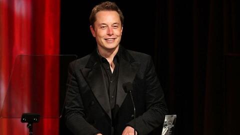 Elon Musk bị cổ đông Tesla yêu cầu trả 13 tỷ USD