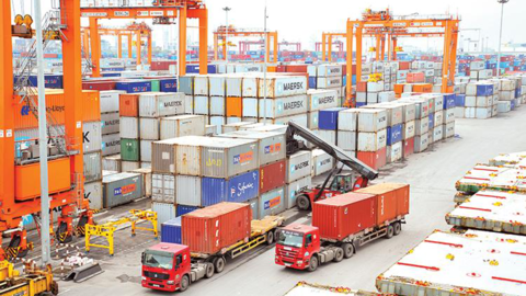 Hàng hóa tạm nhập tái xuất, quá cảnh thay đổi phương thức vận tải thực hiện thế nào?