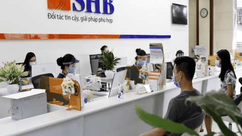 Lãi suất tiết kiệm hướng mốc 8%, tiền đổ dồn vào ngân hàng