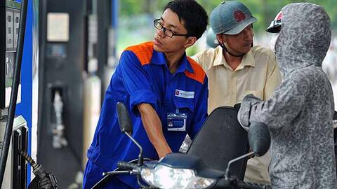 Ngày đầu tuần điều chỉnh giá xăng, chờ 1 đợt giảm mới