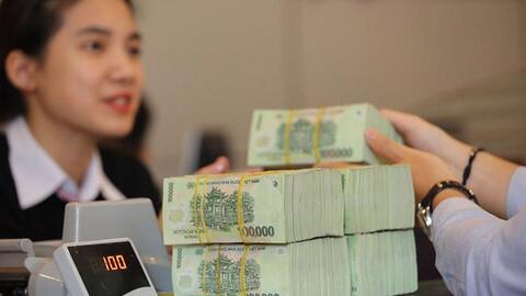 Lãi suất qua đêm bất ngờ tăng cao nhất 3 tháng