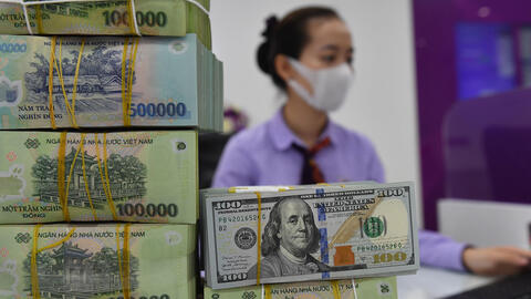 Giá USD tự do tăng vượt 25.000 đồng