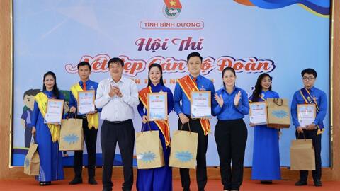 Nét đẹp cán bộ Đoàn chuyên trách