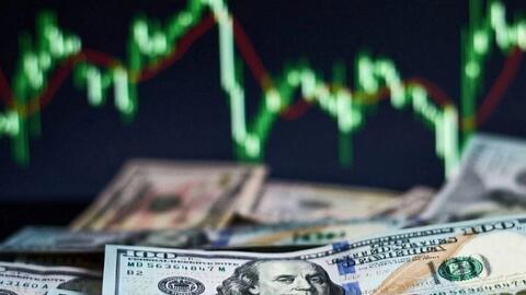 Fed giữ lãi suất cao nhất 23 năm: Chứng khoán toàn cầu tăng vọt, USD trượt dốc