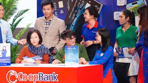 Phố Wall quay đầu giảm điểm, Dow Jones mất hơn 350 điểm