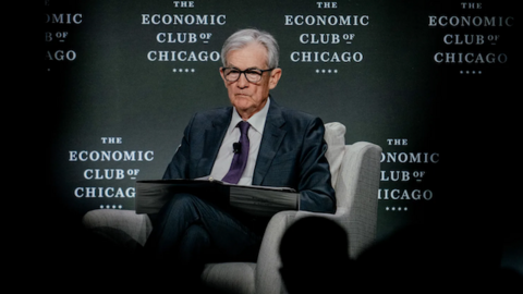 Trump gọi Chủ tịch Fed là “kẻ thua cuộc”, thúc ép hạ lãi suất ngay lập tức