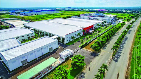 Khu công nghiệp “không lối thoát”: Doanh nghiệp tiếp tục... chờ