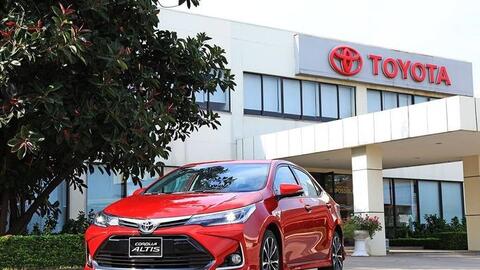 Chờ thế hệ mới mở bán, Toyota Corolla Altis phiên bản cũ giảm 55 triệu đồng