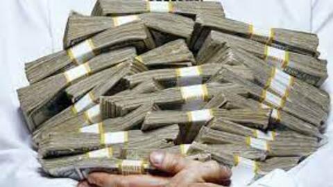 Cuộc "đua" tăng lãi suất trên toàn cầu