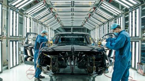 Phó thủ tướng thúc Bộ Tài chính:  Từ 1/7, giảm 50% lệ phí trước bạ cho ôtô sản xuất, lắp ráp trong nước