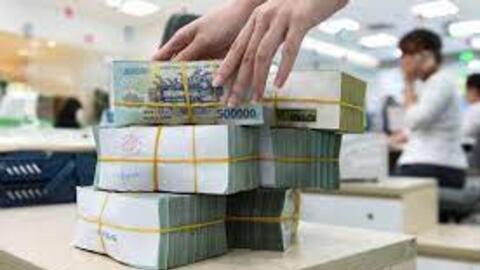 Nợ xấu tăng vượt 6%, NHNN nói không với hạ chuẩn cho vay