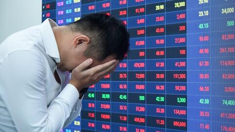 Bán hoảng loạn, VN-Index có lúc bốc hơi hơn 40 điểm