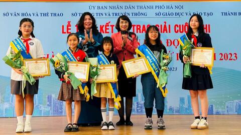 Thí sinh thuyết trình, hùng biện để lan tỏa tình yêu với sách