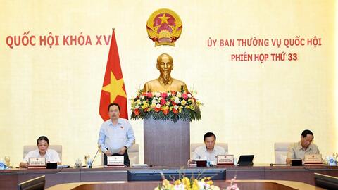 Xem xét nhiều nội dung kinh tế - xã hội quan trọng