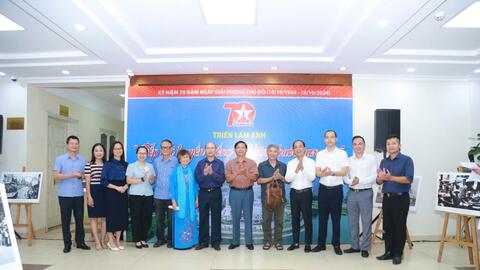 Triển lãm ảnh: Cầu nối truyền thống - tương lai