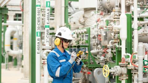 Tổ hợp hóa dầu tích hợp đầu tiên tại Việt Nam chính thức vận hành thương mại