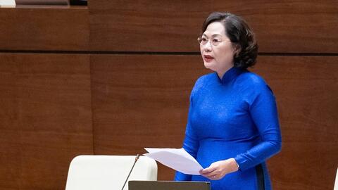 Thống đốc Nguyễn Thị Hồng trả lời gì về vấn đề NHNN bán vàng miếng nhưng không mua lại từ thị trường?