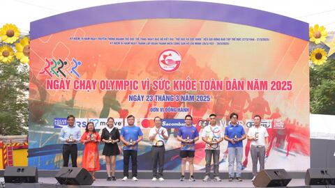 Sacombank tiếp lửa tinh thần thể thao