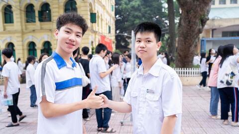 Sáng nay (6/6), gần 103.000 thí sinh Hà Nội làm thủ tục dự thi vào lớp 10