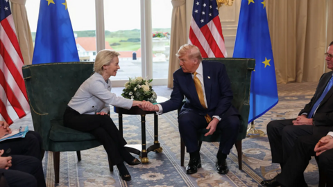 Mỹ và EU đạt thỏa thuận thương mại, thuế quan ở mức 15%