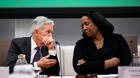 Fed phản bác ông Trump trong vụ sa thải Lisa Cook: "Thống đốc chỉ bị sa thải với lý do chính đáng"