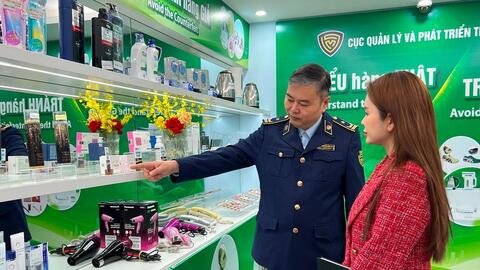 Trưng bày trên 500 sản phẩm phân biệt hàng thật – hàng giả