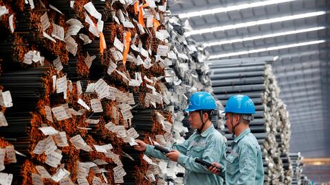 Sản lượng bán hàng thép xây dựng Hòa Phát tháng 12/2025 lần đầu tiên đạt mức kỷ lục mới sau 34 năm