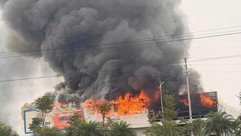 Cháy nhà xưởng trong cụm công nghiệp tại Ninh Bình