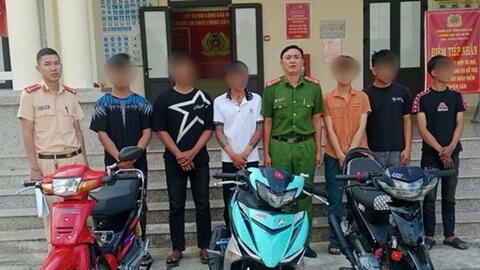 Nhóm đối tượng phóng xe gây mất an toàn giao thông, bị Công an phạt tiền