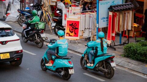 Miễn phí thuê và đổi pin trong 3 năm, tài xế Xanh SM giữ trọn thu nhập