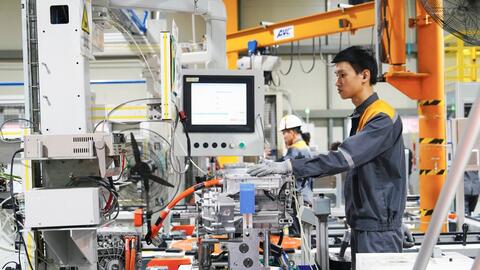 Đặt công nghệ vào “trái tim” của mô hình tăng trưởng mới