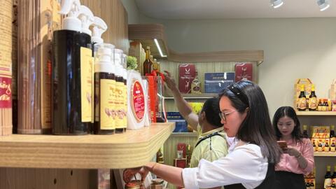 Sức sống hàng Việt khai mạc "Tuần lễ sản phẩm Hà Tĩnh tại Thủ đô"