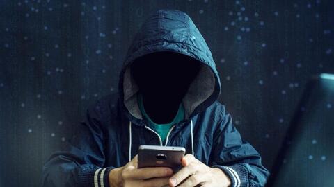 Cảnh giác “bẫy tặng tiền” qua App ngân hàng: Chiêu cũ, kịch bản mới, cái giá rất thật