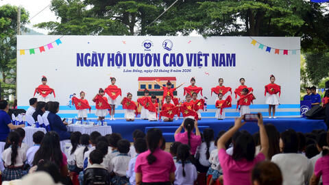 50 năm Vinamilk: Bền bỉ chăm sóc nền tảng cho thế hệ Việt Nam tương lai