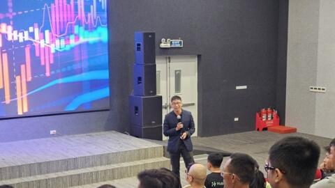 Dòng tiền chứng khoán trước áp lực cạnh tranh từ các kênh đầu tư
