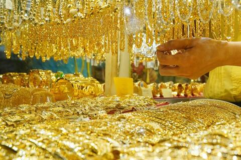 Giá vàng trong nước đồng loạt bật tăng 500.000 đồng/lượng