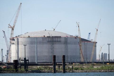 Thị trường LNG có nguy cơ chịu cú sốc lớn hơn dầu mỏ