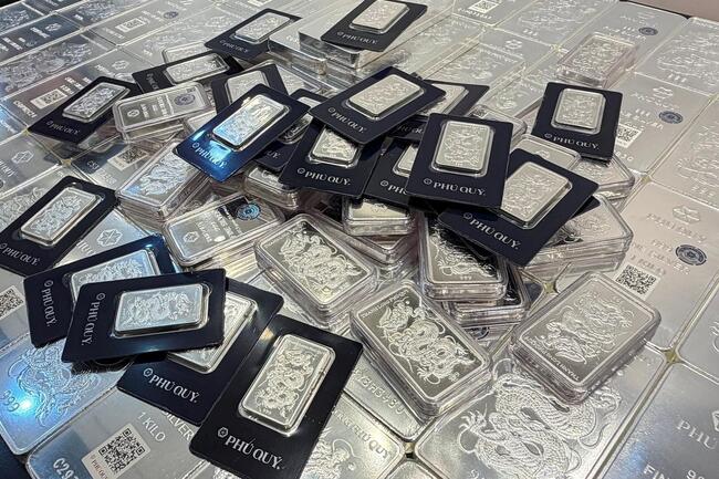 Ngày 3/4: Giá bạc giao dịch trên 75 triệu đồng/kg