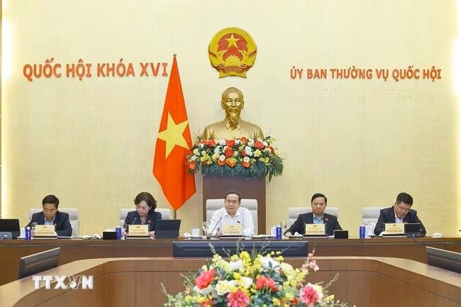 Thống nhất trình Quốc hội giảm mạnh thuế xăng dầu để ứng phó biến động giá năng lượng
