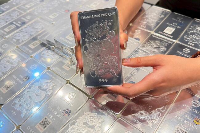 Ngày 15/4: Giá bạc Phú Quý tăng 4,5 triệu đồng/kg, tiến sát 83 triệu đồng/kg