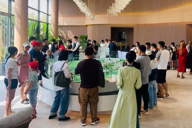 Doanh nghiệp địa ốc đồng loạt ra hàng