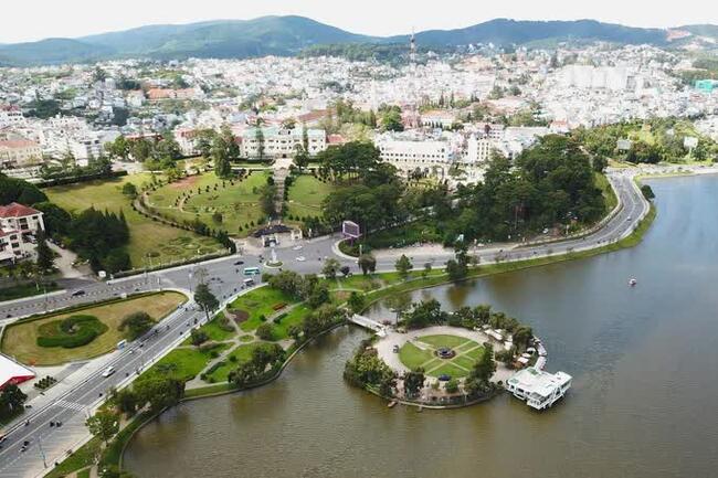 Lâm Đồng: Khu vực dịch vụ đóng vai trò dẫn dắt tăng trưởng kinh tế quý I