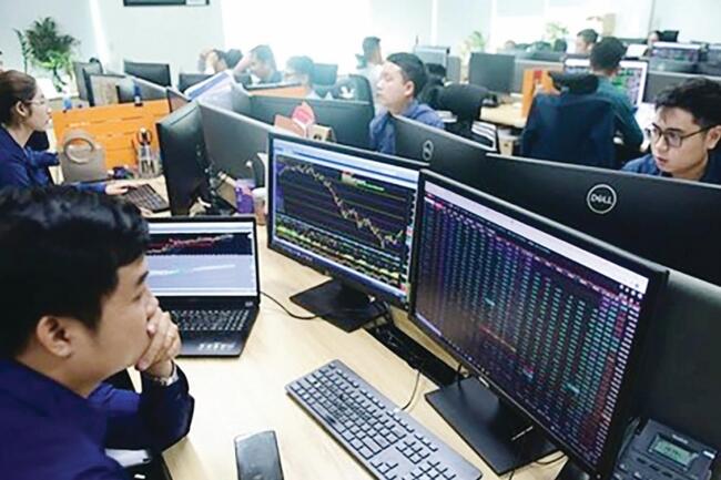 Cổ phiếu bất động sản trước chu kỳ lợi nhuận mới