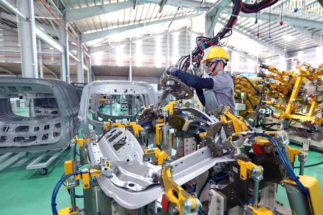 Quản lý chiến lược khu vực công trong bối cảnh chính sách công nghiệp: Cơ hội, thách thức và hàm ý cho Việt Nam